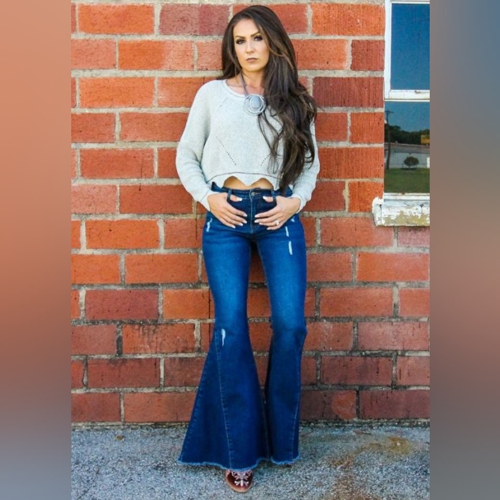 NWT Highway Queen Distressed Dark Blue Denim Bell Bottom Jeans Size 0/32 Inseam